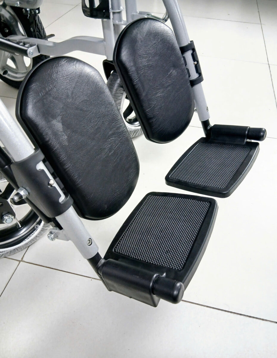 Xe lăn điện ngả thành giường tiện lợi NIKITA XLD-W506 Xe lăn điện ngả thành giường tiện lợi NIKITA XLD-W506