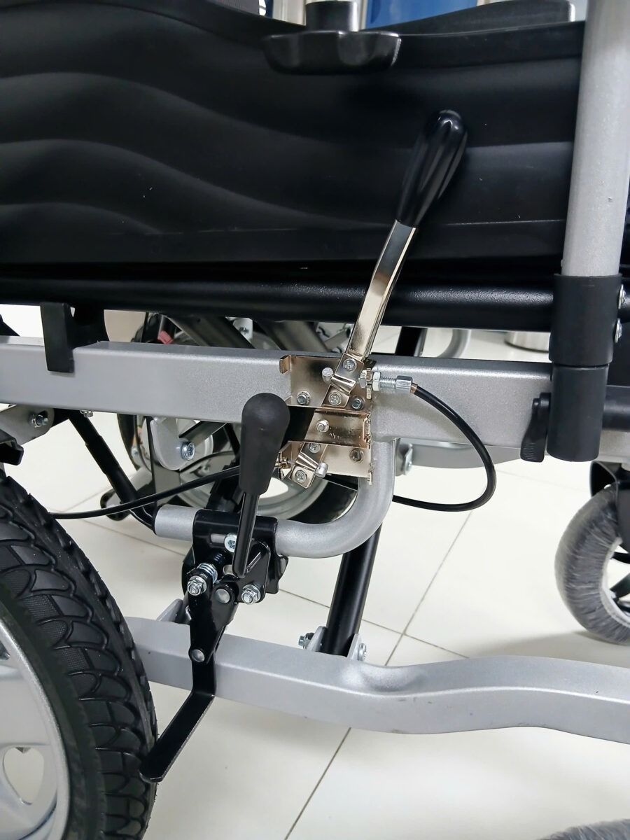 Xe lăn điện ngả thành giường tiện lợi NIKITA XLD-W506